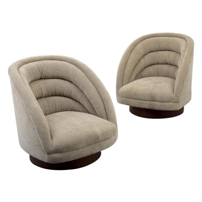 Pair of Kagan Crescent Swivel Lounge Chairs, USA, 1969