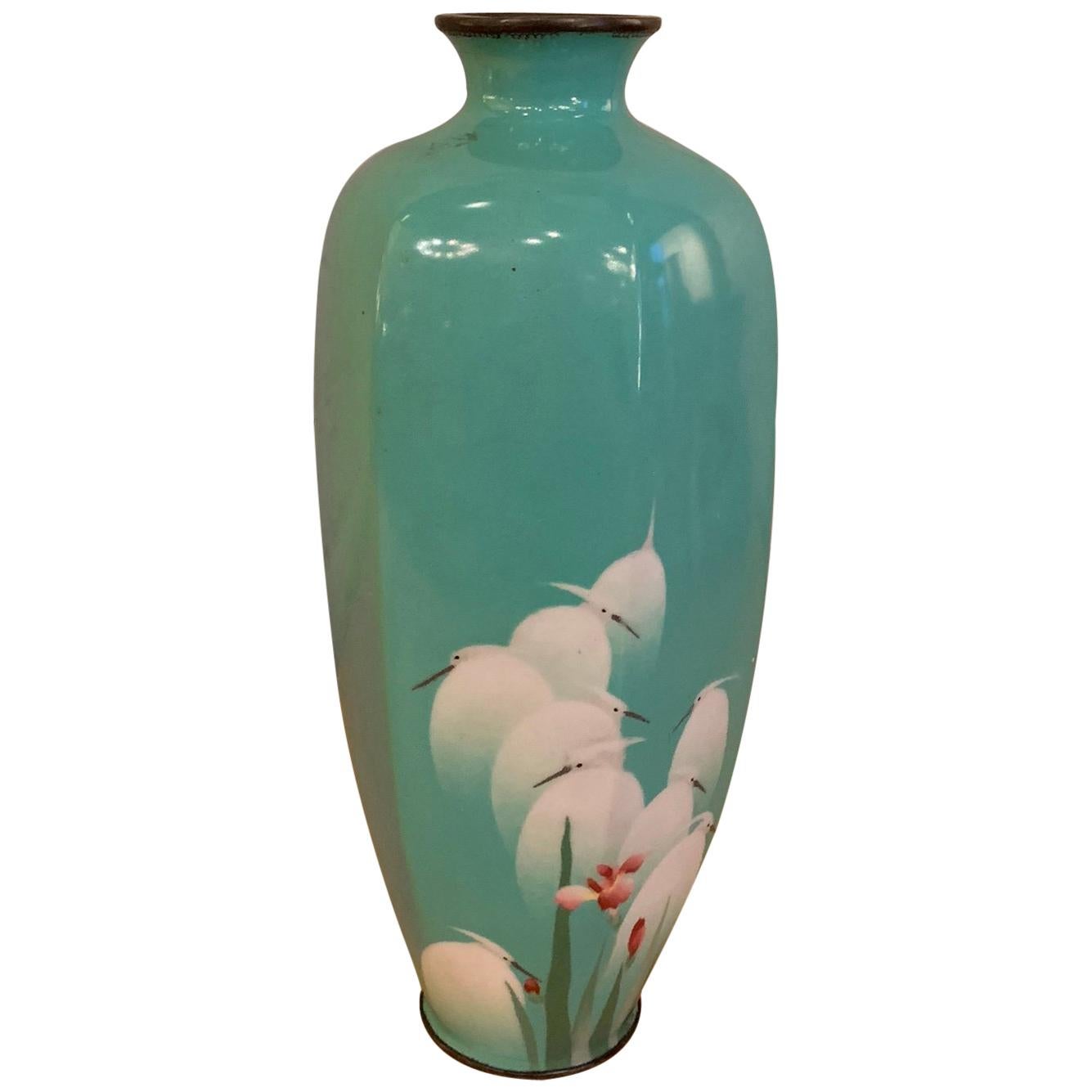 Vase en émail bleu turquoise sur cuivre, Chine