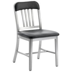 Sedia Emeco Navy in alluminio spazzolato con schienale a barra di US Navy