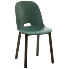 Chaise Emeco Alfi en frêne vert et foncé à haut dossier par Jasper Morrison