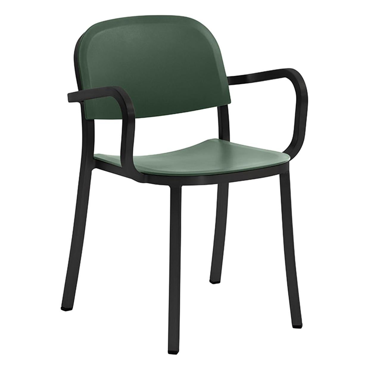 Emeco 1 Zoll Sessel aus dunkel pulverbeschichtetem Aluminium und grün von Jasper Morrison