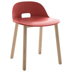 Silla Emeco Alfi en rojo y fresno con respaldo bajo by Jasper Morrison