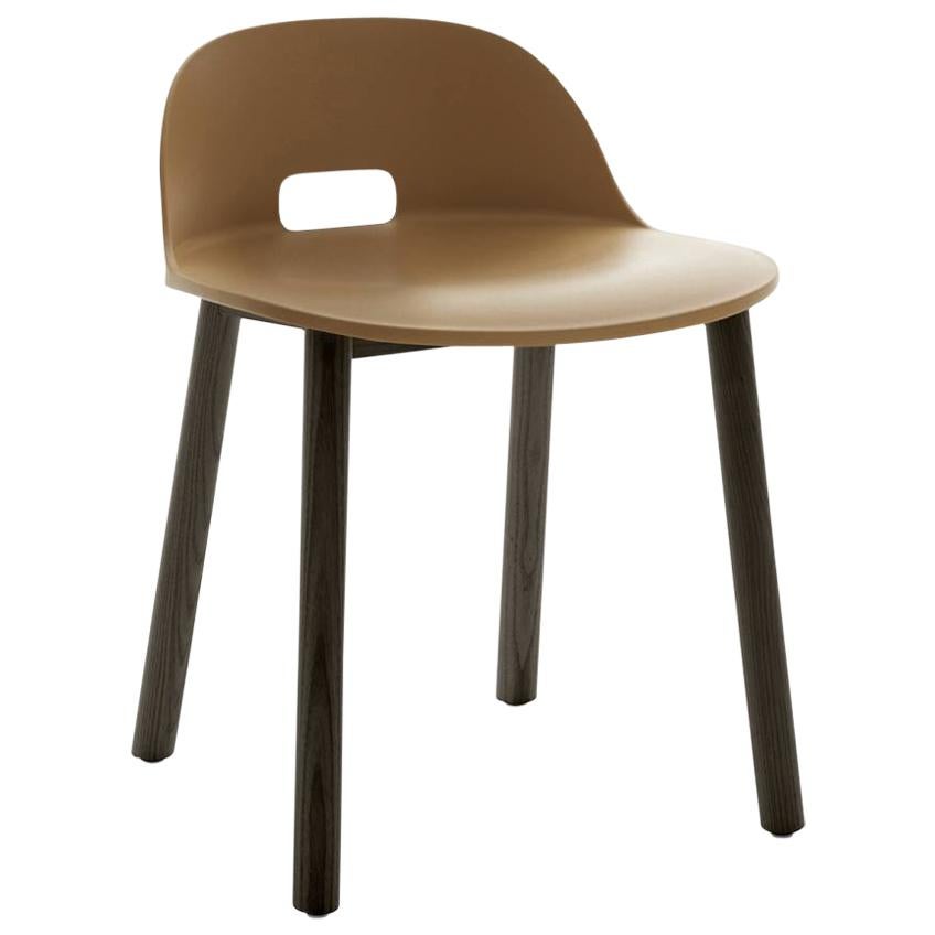 Emeco Alfi-Stuhl aus Sand und dunkler Esche mit niedriger Rückenlehne von Jasper Morrison im Angebot