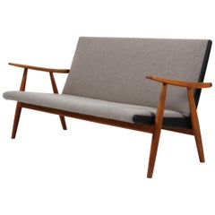 Hans J. Wegner, Two and a Half Seater Sofa, Model Ge-260 / 2½, Wool, 1960s