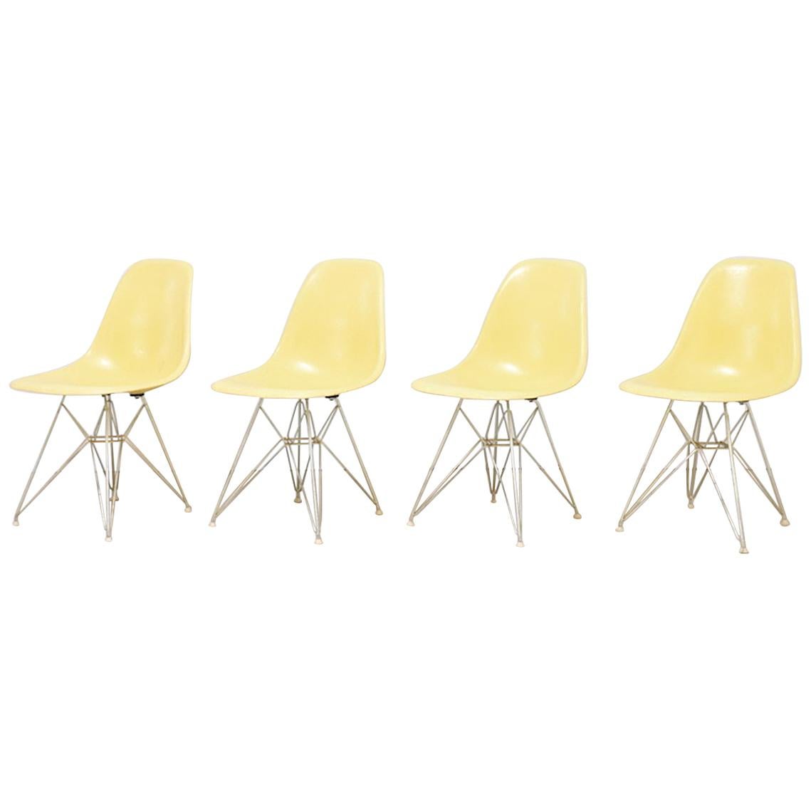 Charles & Ray Eames Dining Chairs Set of 4, Early Edition in Zenith Eiffel Legs For Sale