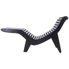 Chaise longue profilée Klaus Grabe:: nouvellement ébonisée