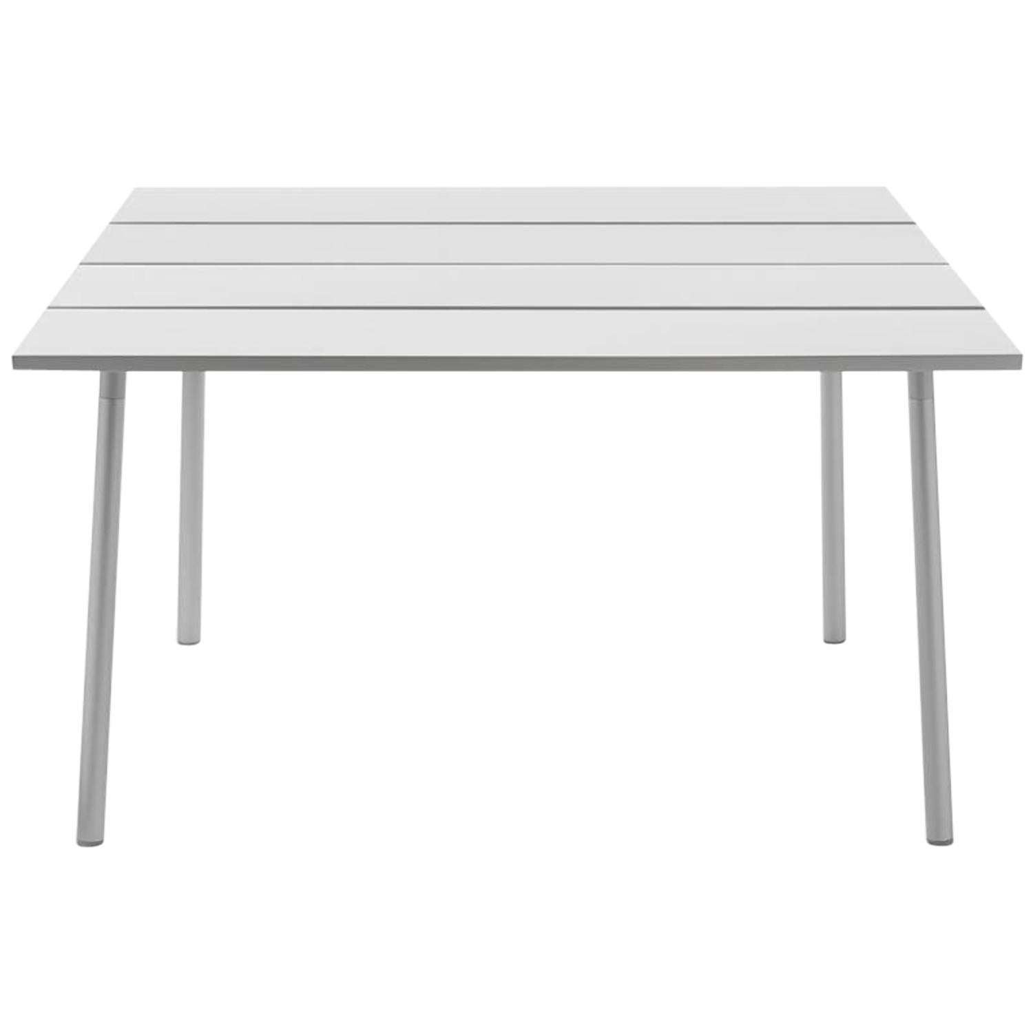 Table moyenne Emeco Run en aluminium anodisé transparent par Sam Hecht & Kim Colin