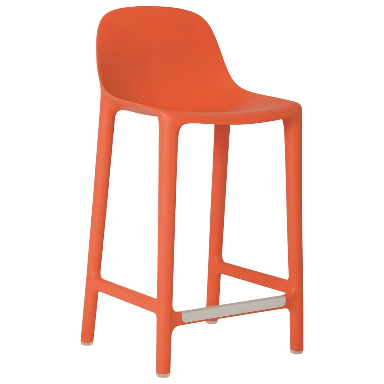 Tabouret de comptoir Broom d'Emeco en orange de Philippe Starck