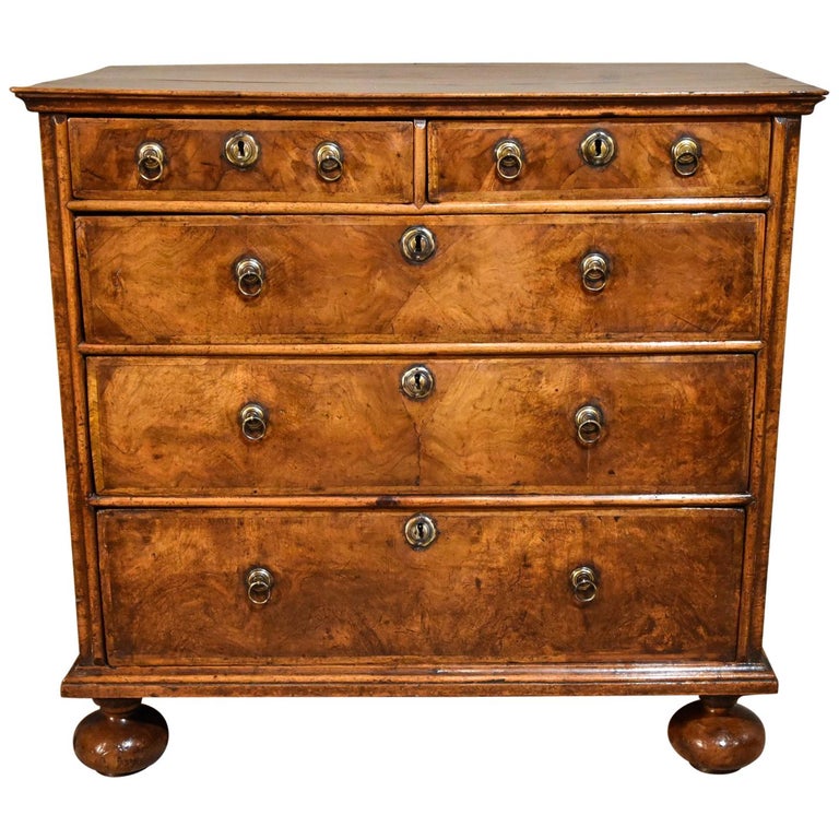 Delightful Queen Anne Period Walnut Chest Of Drawers At 1stdibs