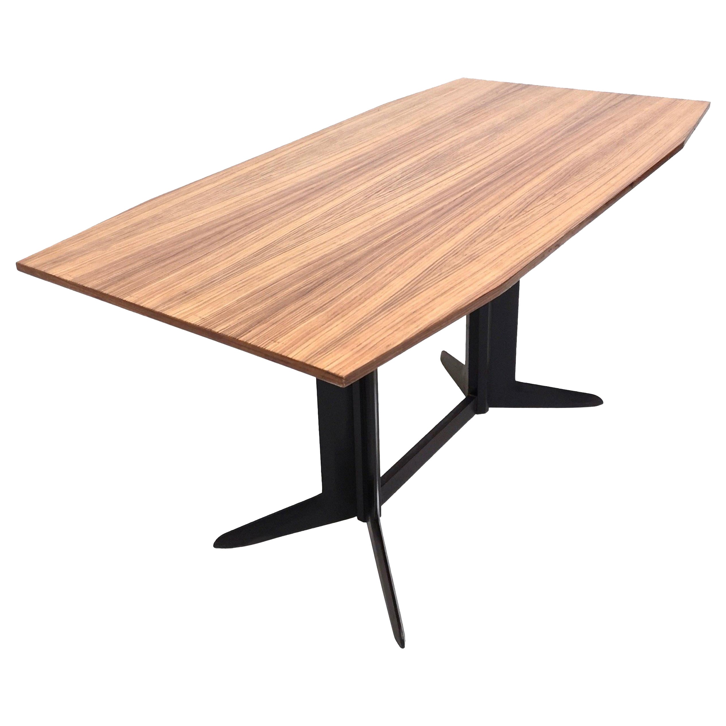 Table de salle à manger vintage avec plateau en bois zébré et cadre en bois ébénisé, Italie en vente