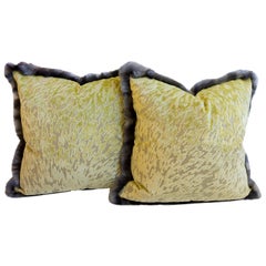 Green Cut Velvet Throw Pillow with Faux Fur Trim