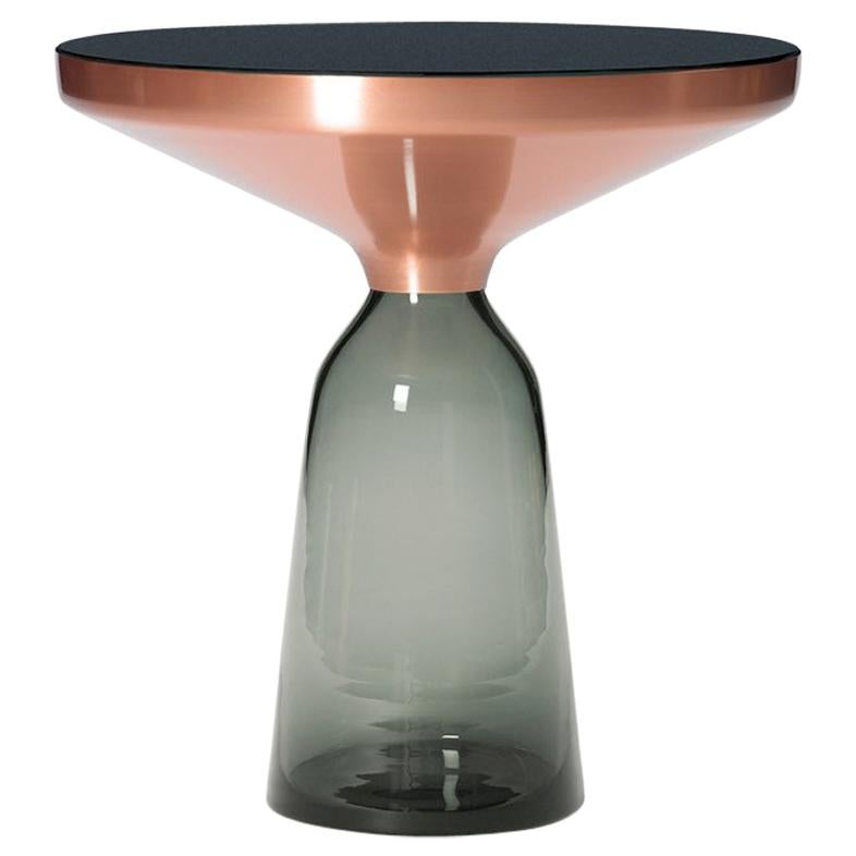 Table d'appoint ClassiCon Bell en cuivre et gris quartz de Sebastian Herkner en vente