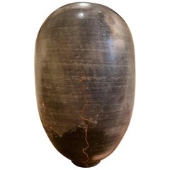 Vase en céramique Kintsugi de Karen Swami