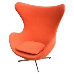 Retro Arne Jacobsen Egg Chair in Orange