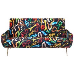 Canapé trois places tapissé « serpents » Seletti par Toiletpaper