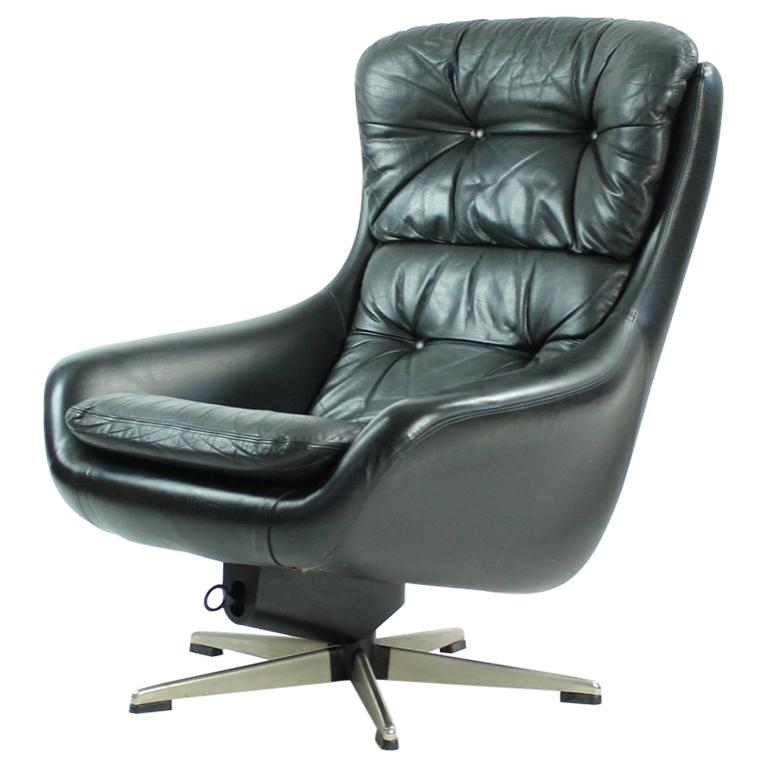 Black Leather Swivel Chair by Peem Company, Finland, circa 1960s For Sale