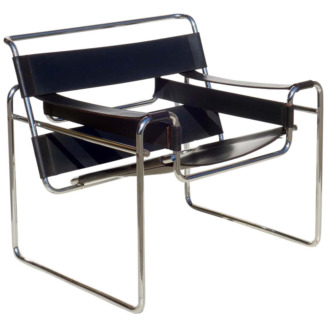 "Wassily" Marcel Breuer by Gavina Bauhaus Design 1960s Black Leather Armchair