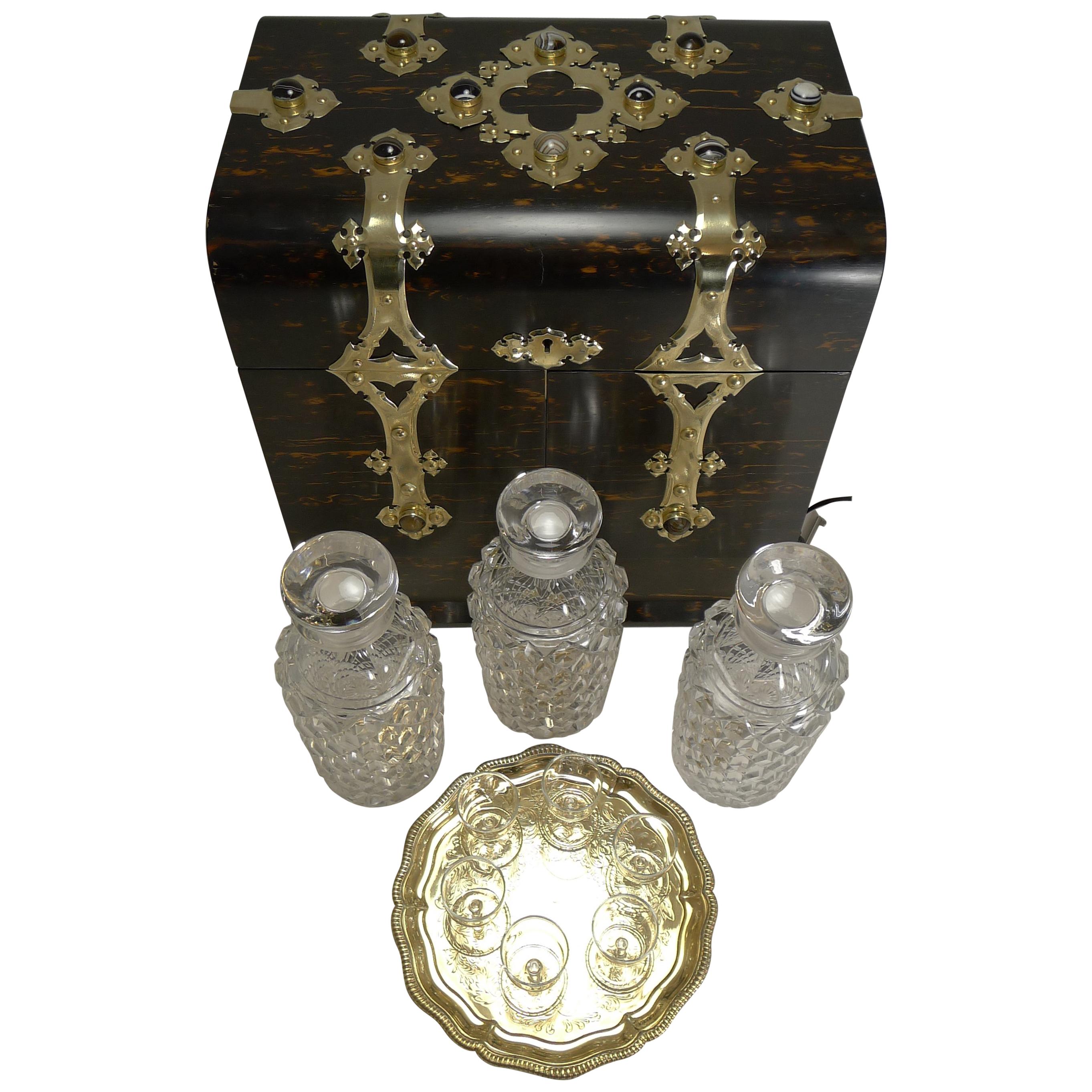 Fino Decantador / Caja de Bebidas Coromandel Inglés Antiguo, circa 1880
