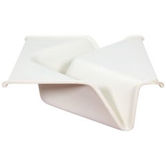 20th Century Design by Cesare Leonardi White Fiberglass Coffee Table Italy 70s