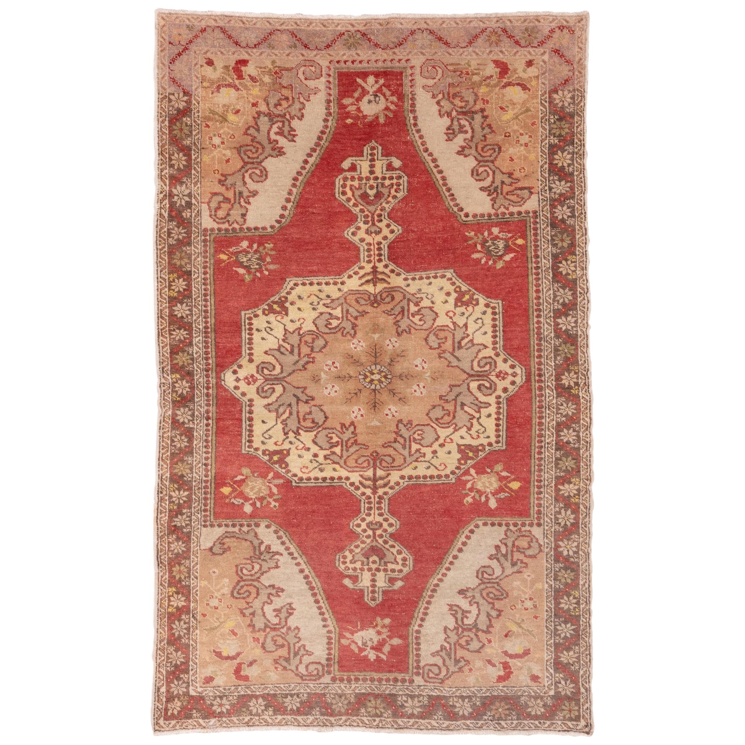 Oushak-Teppich, rotes Feld, traditioneller Stil im Angebot