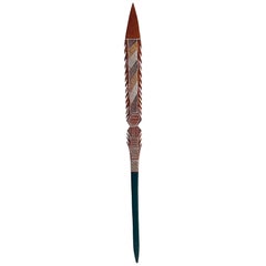 Spear aborigène australienne sculptée et peinte de l'île de Melville