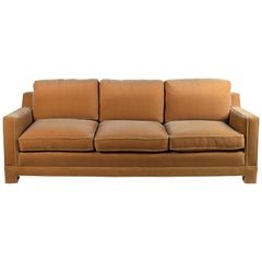 Le canapé en mohair "Verneuil" de Design Frères