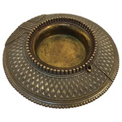 Antikes traditionelles ethnisches Messing-Armband aus Indien mit Ablageschale