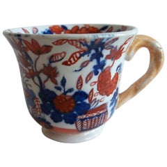 Rara taza en miniatura de Mason's Ironstone con diseño de cesta japonesa, hacia 1825