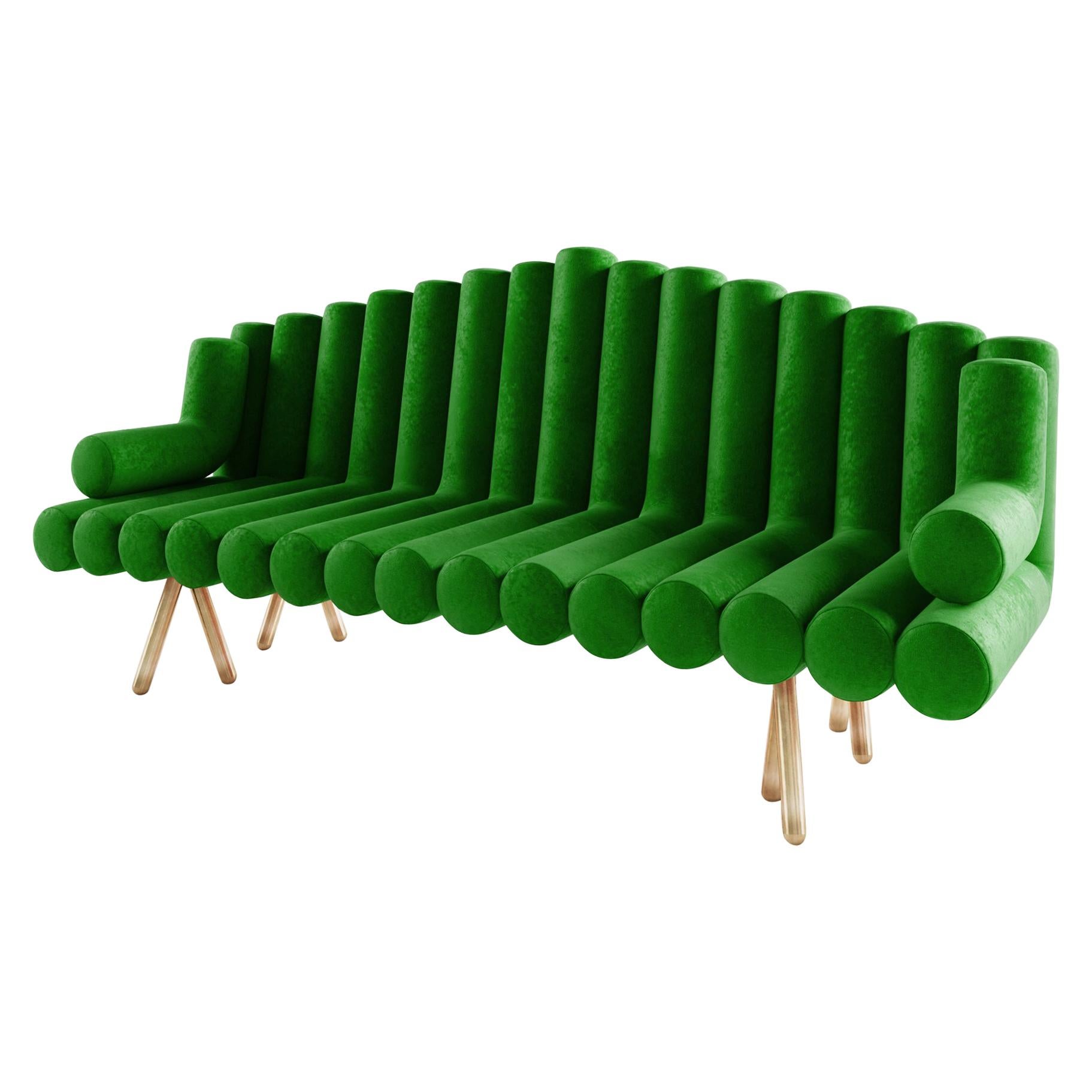 Das Flute Sofa ist von der Panflöte inspiriert. Das Flute Sofa ist einzigartig und wunderschön und gehört zu den Bestsellern von Troy Smith. Gebaut nach anspruchsvollen Standards und Qualität. Das Flötensofa ist elegant verarbeitet und langlebig.
