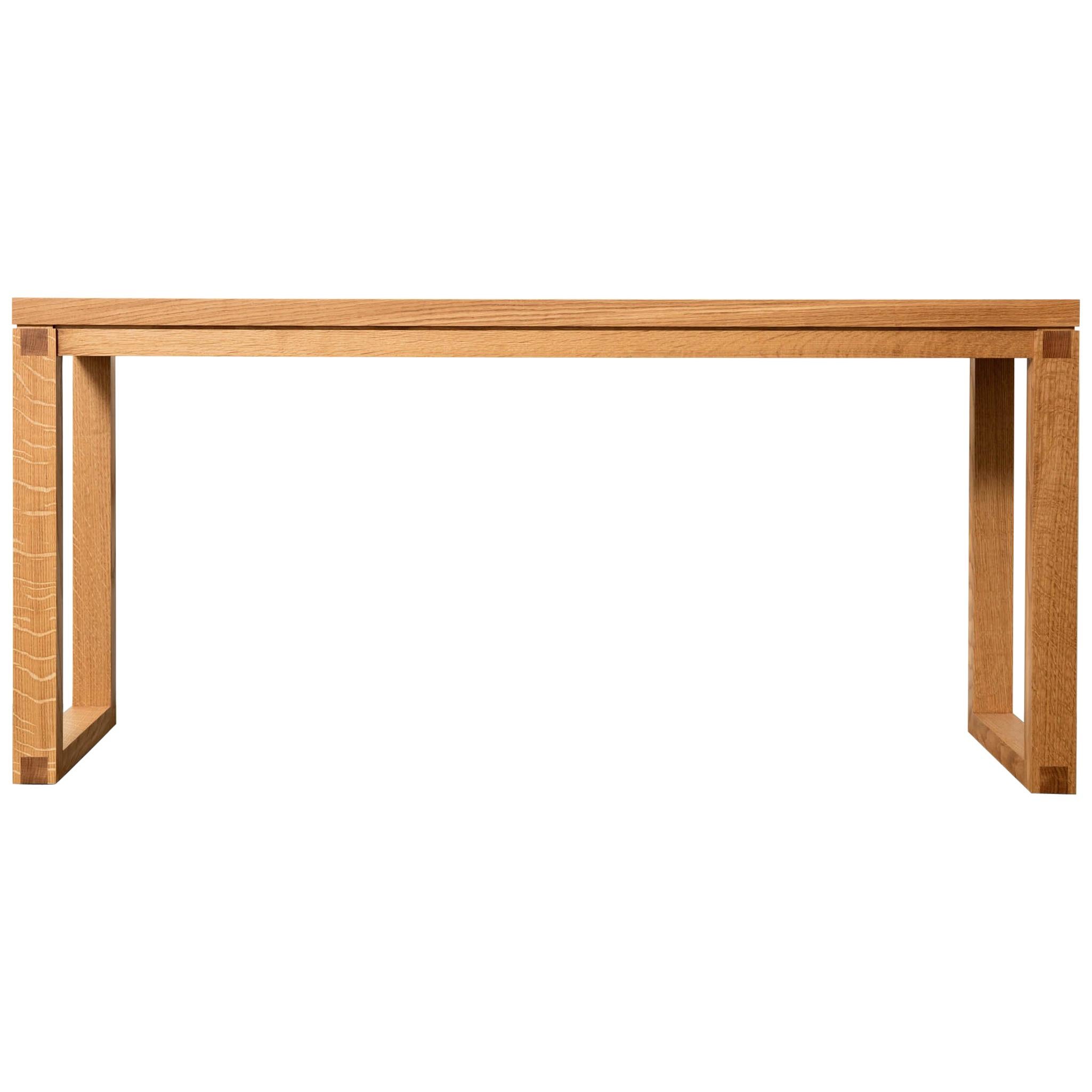 Table console étroite et moderne en bois de chêne blanc de style Parsons par Alabama Sawyer