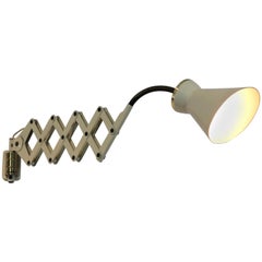 Stilnovo Scissor Wall Lamp in Brass and Vanilla, Italy, 1950s