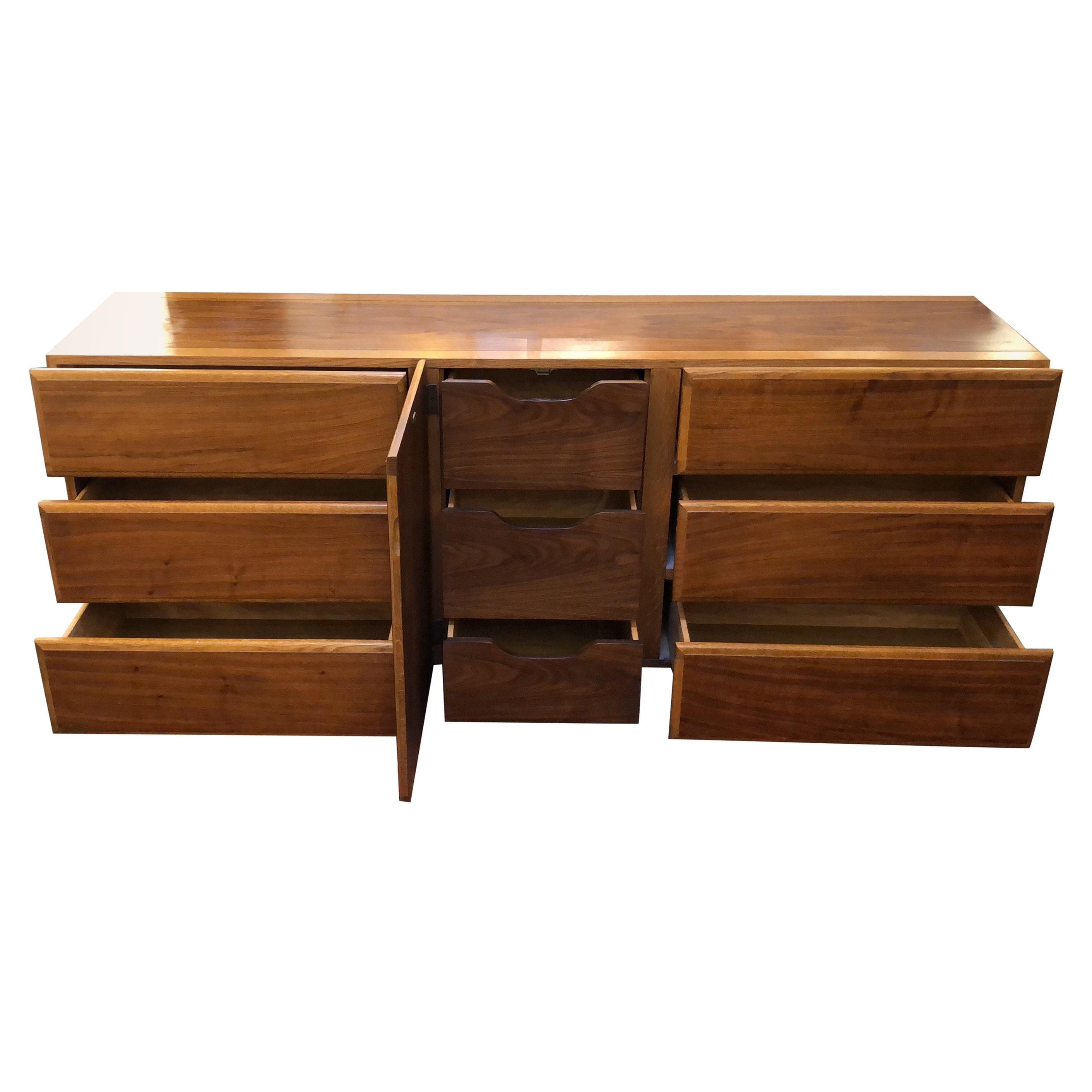 Midcentury Lane Furniture 9-Drawer Dresser For Sale