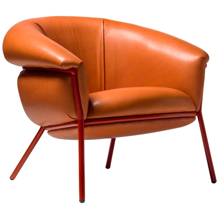 Ultra comfort armchair upholstered in leather and metal frame For Sale