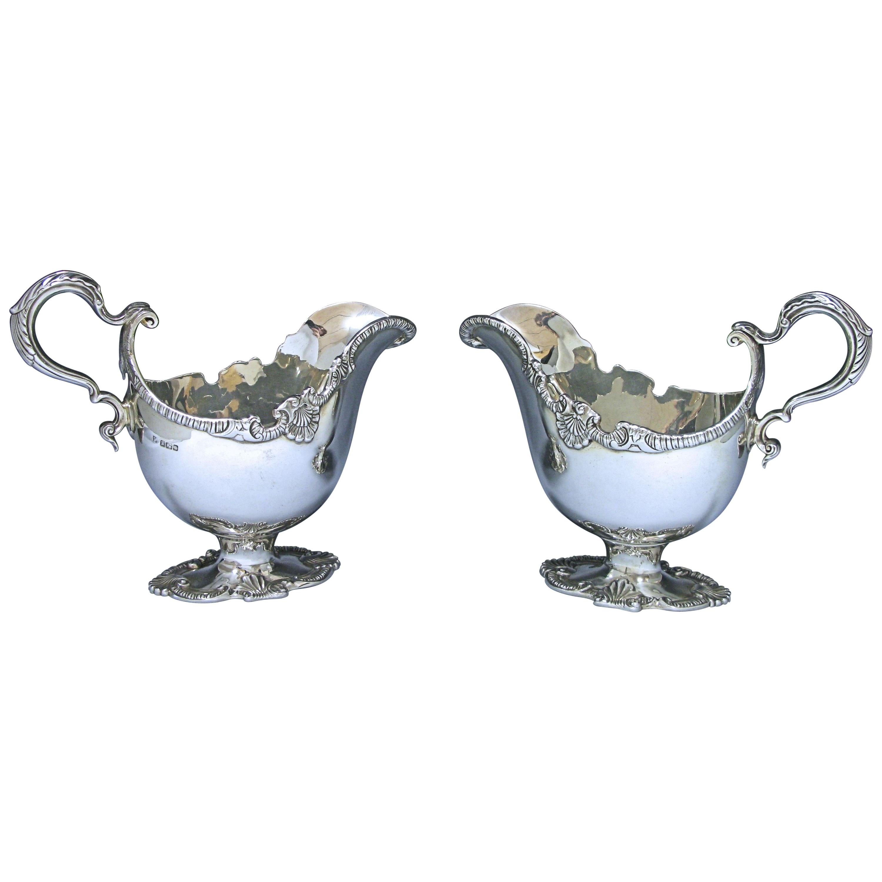 Pair of Edwardian Sterling Silver Sauce Boats Made in 1909 For Sale
