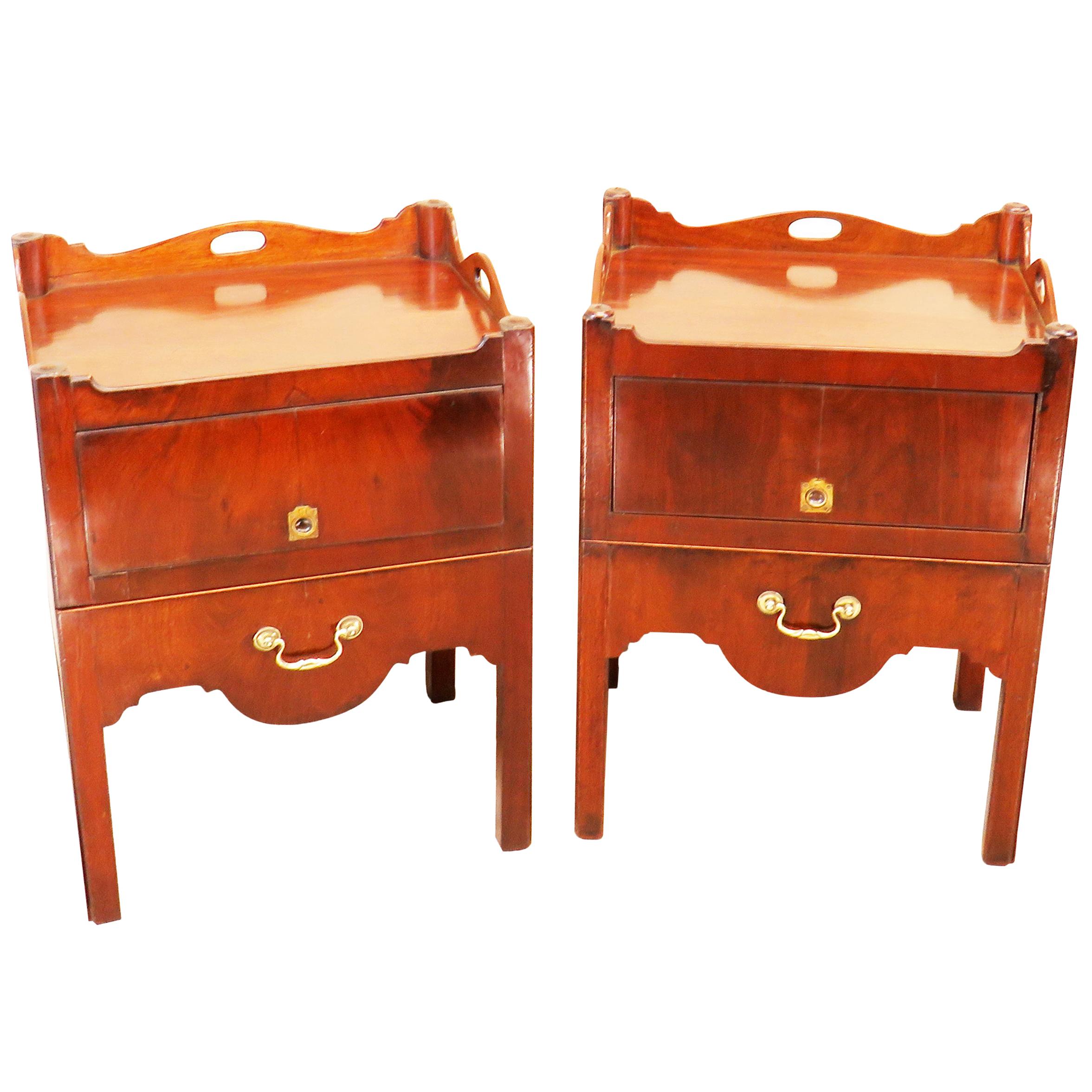 English 18th Century Matched Pair of Mahogany Bedside Night Tables