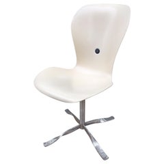 Gideon Kramer Ion Chair