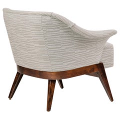 Elegant Mid-Century Modern Swan Chair in Embossed Wool