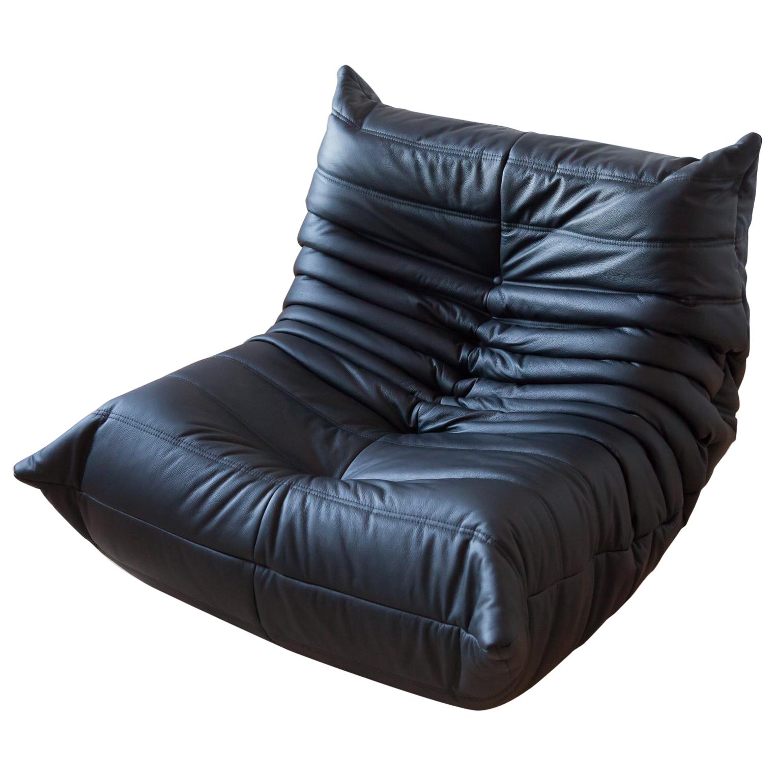 Togo Longue Chair in Black Leather by Michel Ducaroy, Ligne Roset For Sale