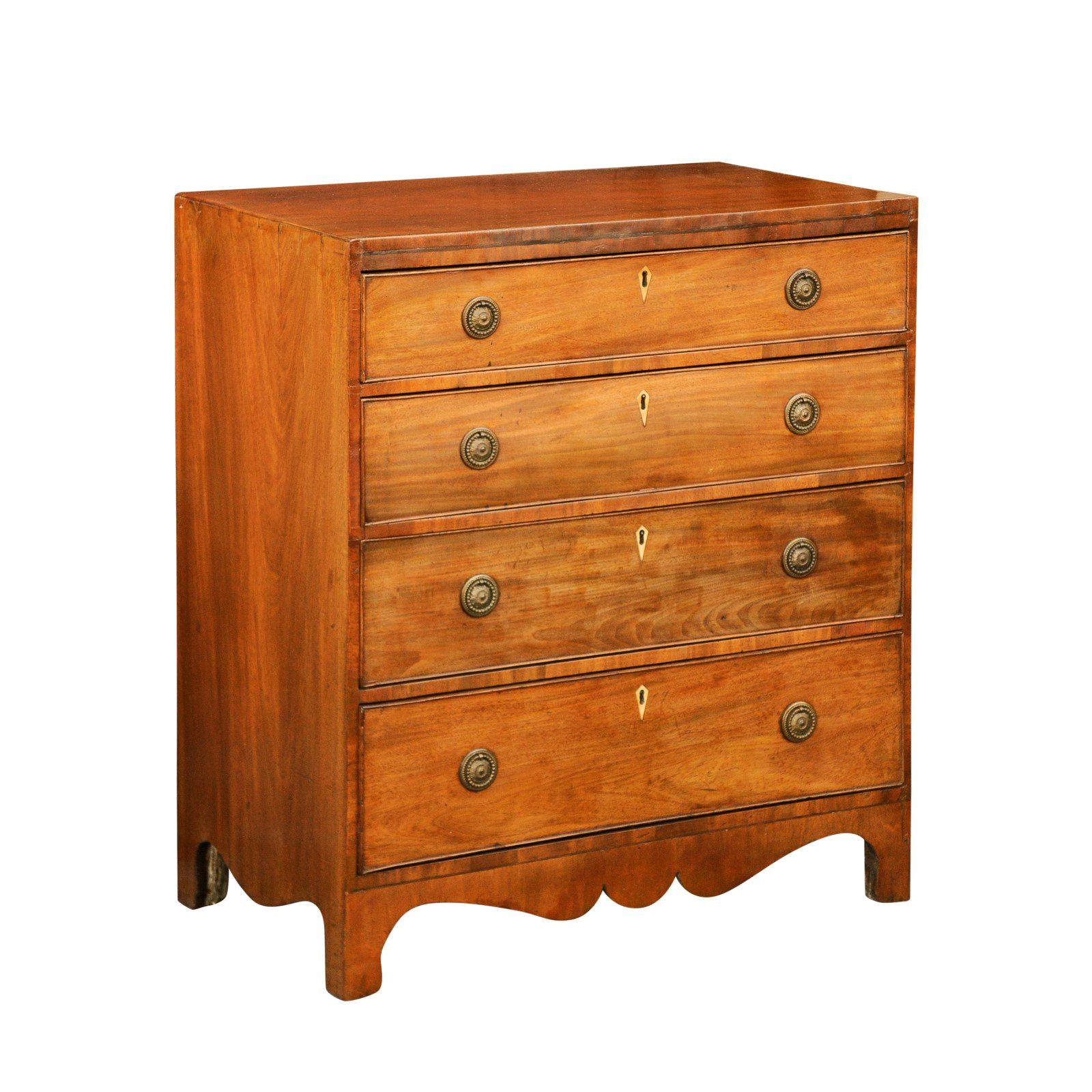 English 1860s Mahogany Commode with Graduated Drawers and Scalloped Apron
