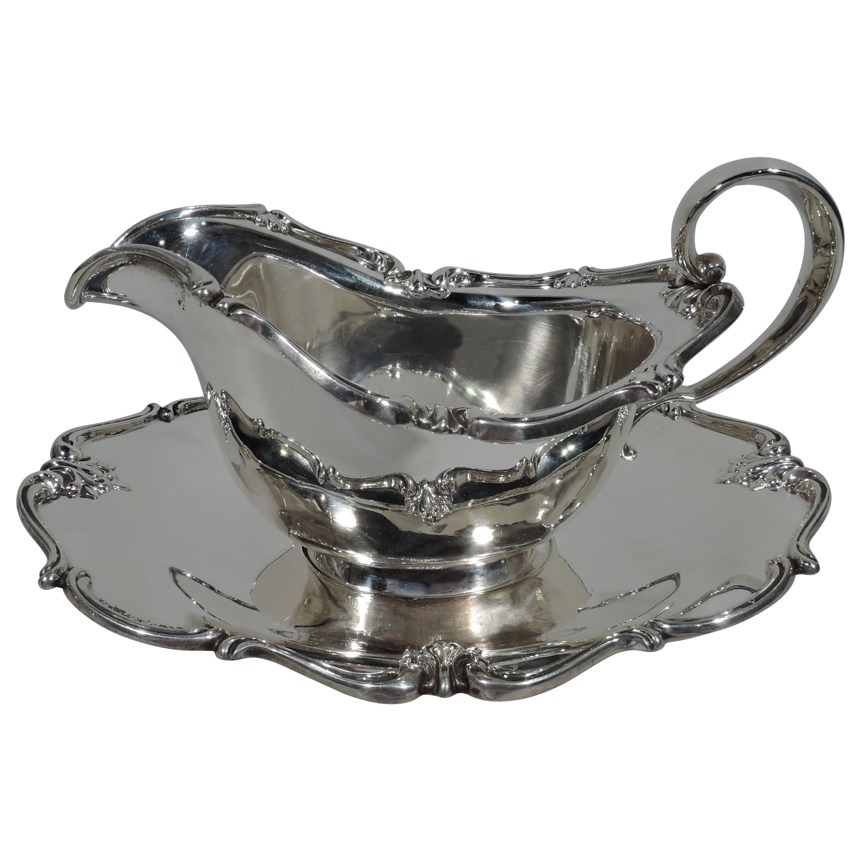 Antique Tiffany Fancy and Heavy Sterling Silver Gravy Boat For Sale at