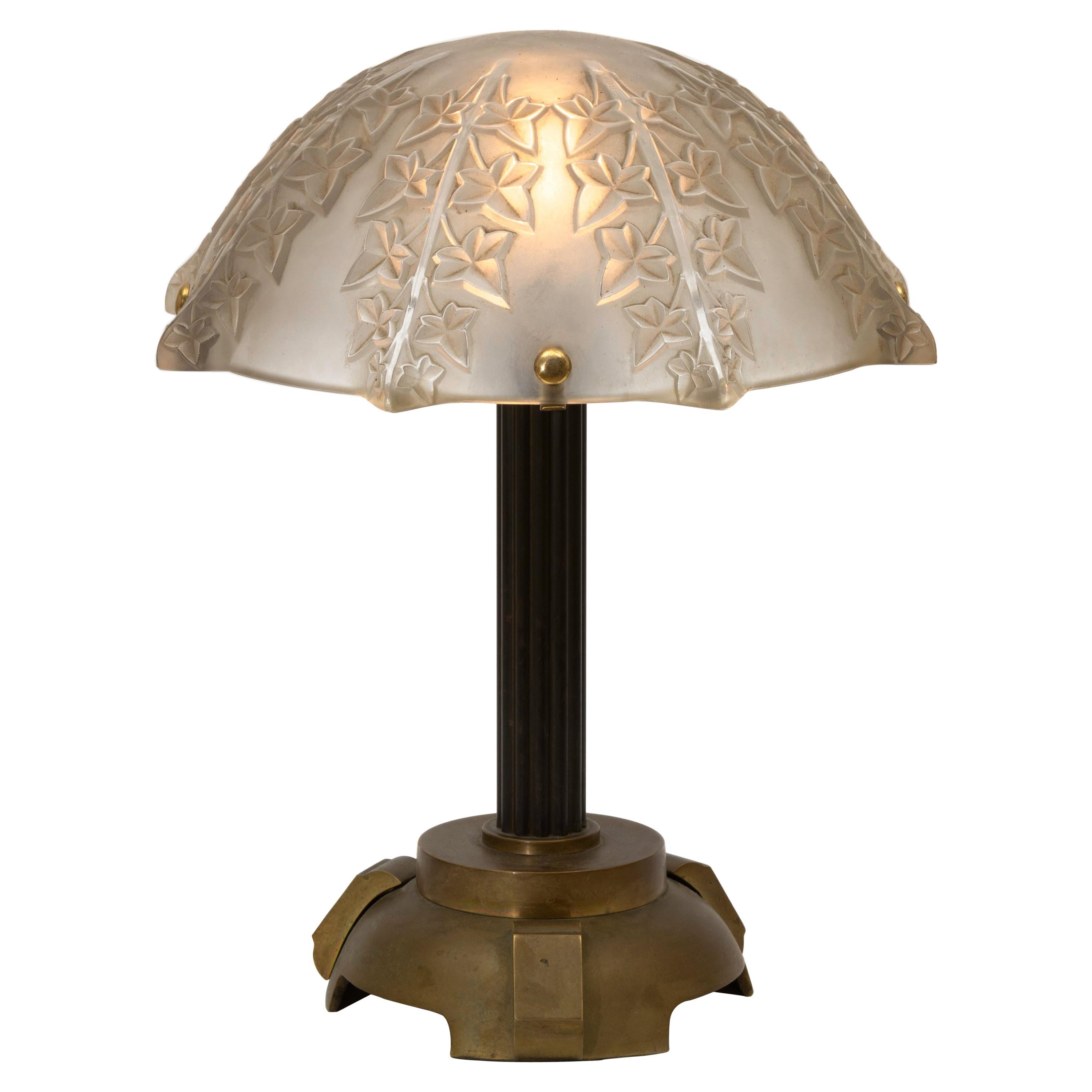 René Lalique Lamp "Lierre" For Sale