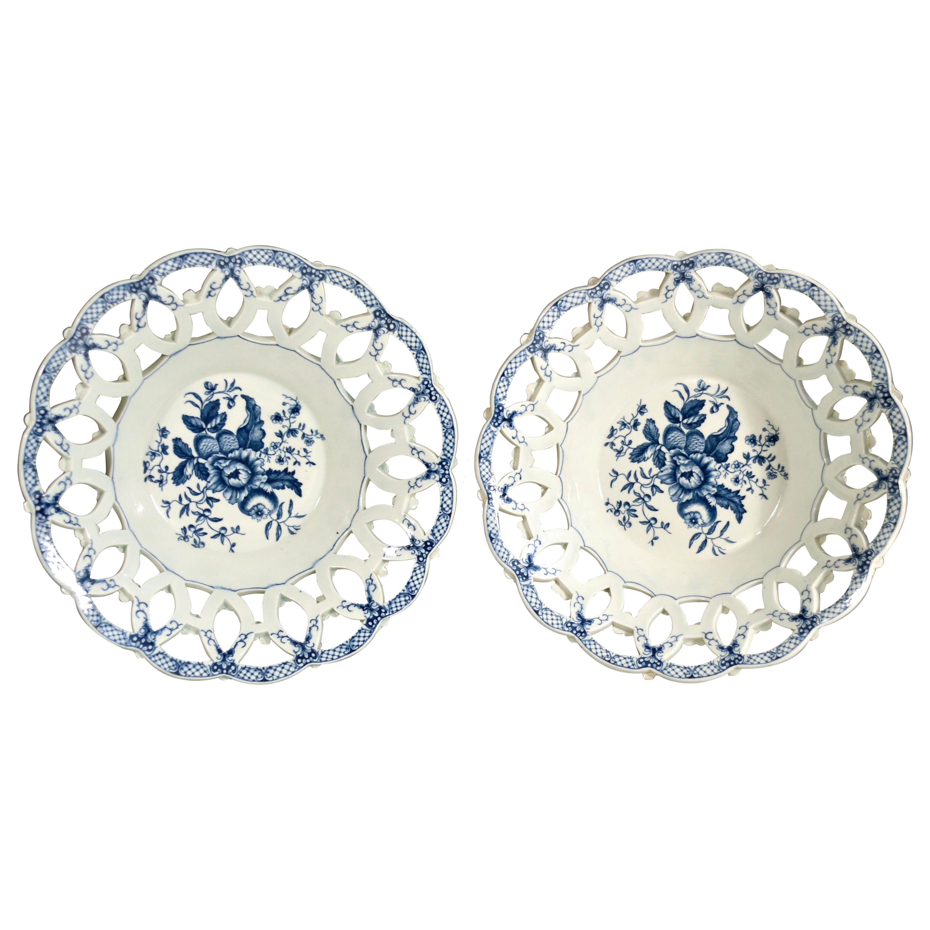 First Period Worcester Porcelain Large Pair of Openwork Fruit Baskets For Sale