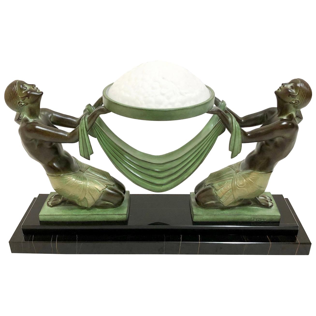Französische französische Tischlampe Offrande, Skulptur von Fayral, Original Max Le Verrier