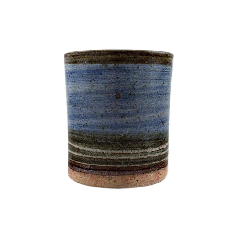 Helle Alpass-Vase aus glasiertem Steingut im Angebot