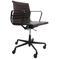 Vintage EA 117 Bürostuhl von Charles Eames für Vitra in Leder