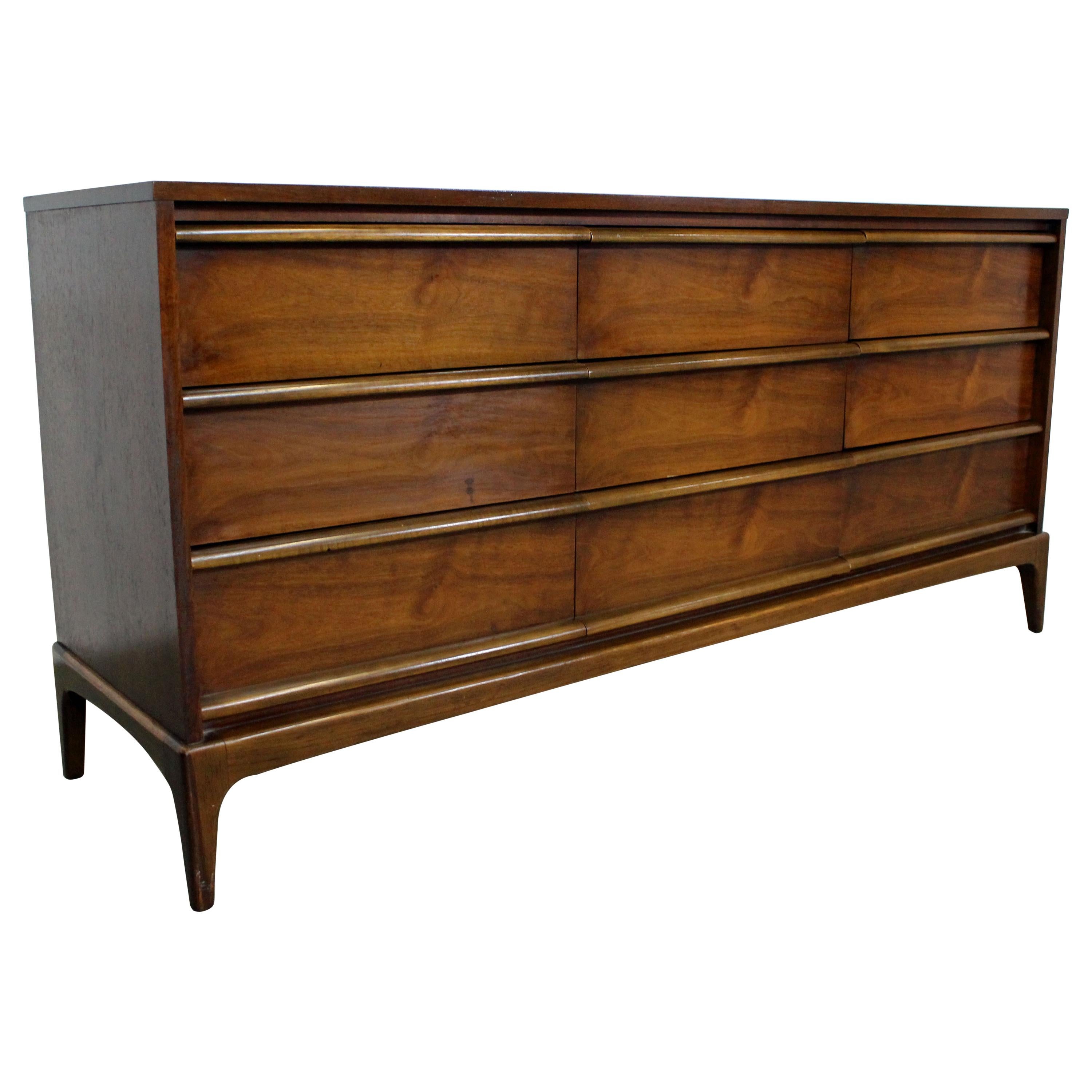 Mid-Century Modern Lane 'Rhythm' Sculptural Walnut Dresser Credenza