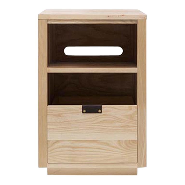 Dovetail Vinyl Storage Cabinet 1 x 1.5 with Equipment Shelf