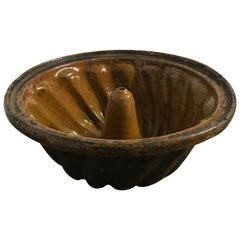 Stoneware Baking Form Cake Baking Mold, circa 1910