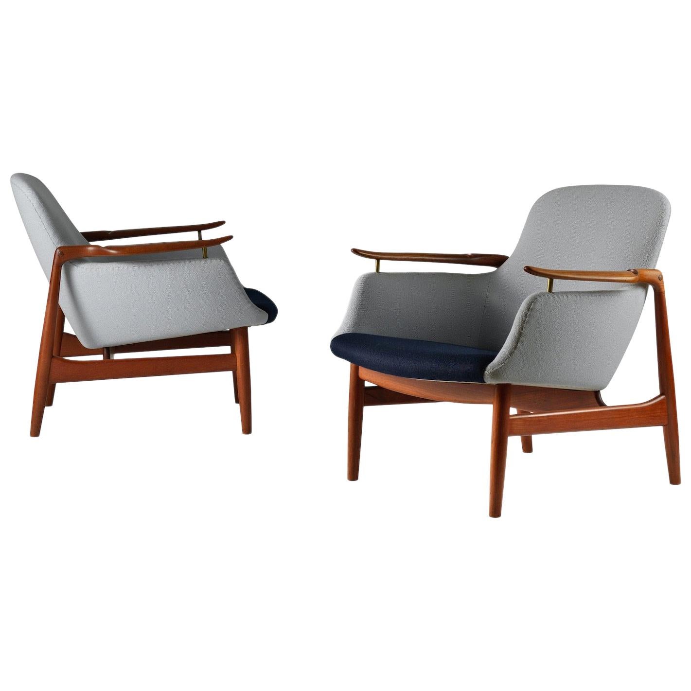 Finn Juhl, a Pair of NV 53 Armchairs from Niels Vodder with Makers Stamp