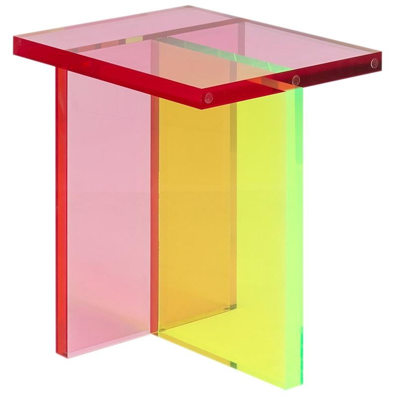 Neonfarbenes Hocker-Set aus Acryl von Umzikim im Angebot